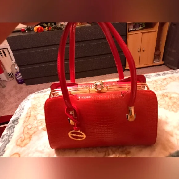 Sorrentino Red Purse - Picture 1 of 6